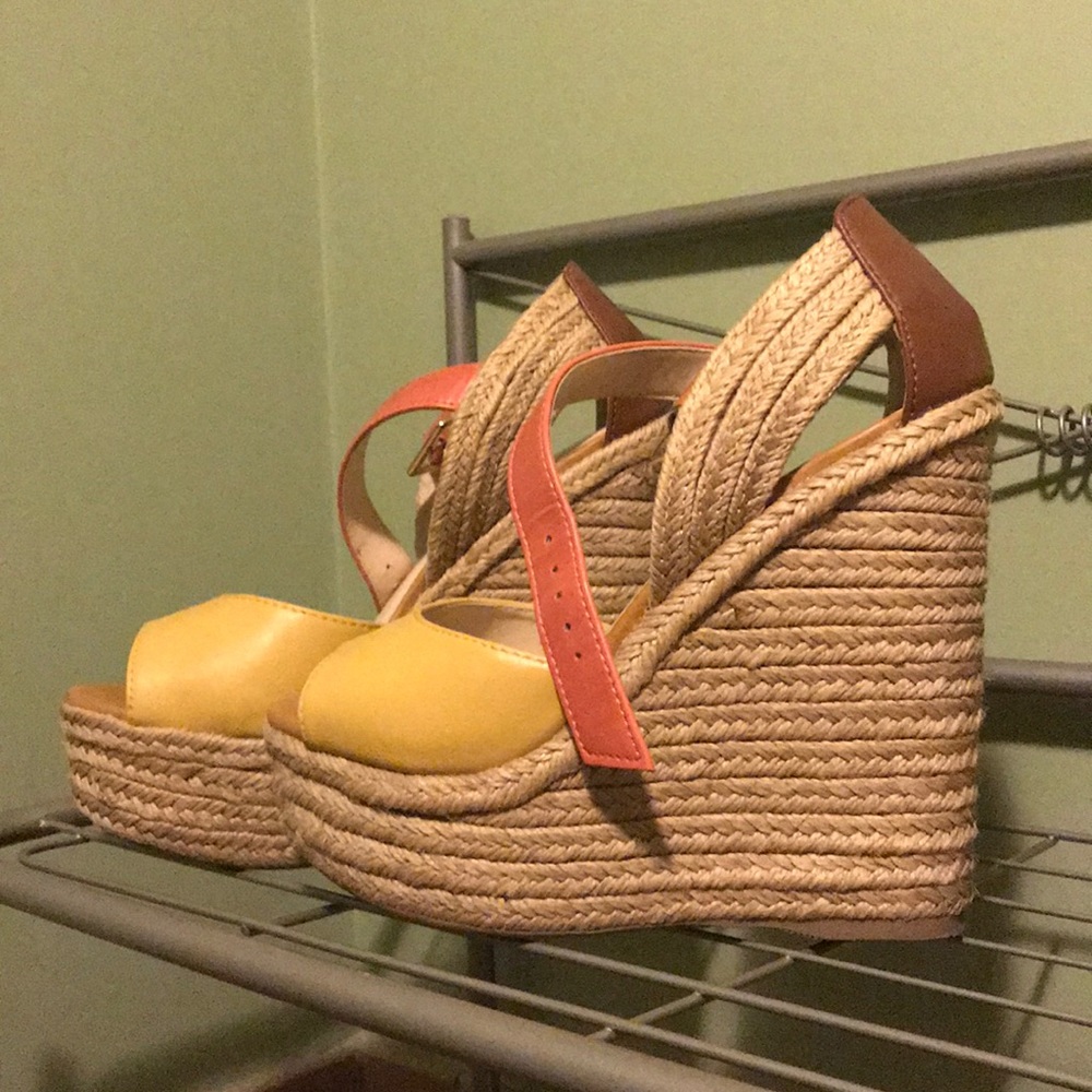 Wedge shoes